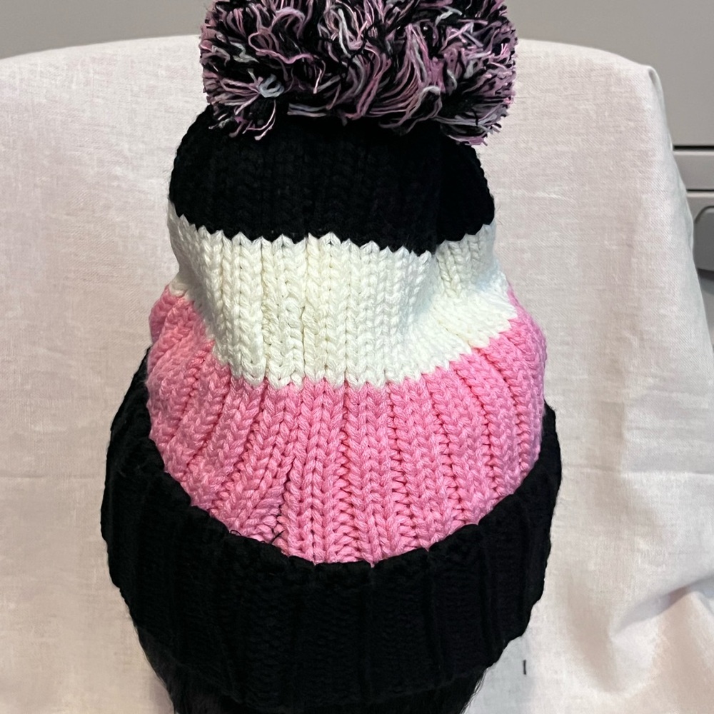 Breast Cancer Awareness Knitted Beanie. - Picture 4 of 5